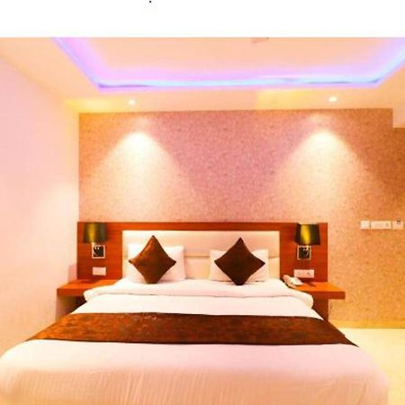 Hotel Royal Sky Luxury Near Delhi Airport Nové Dillí Exteriér fotografie