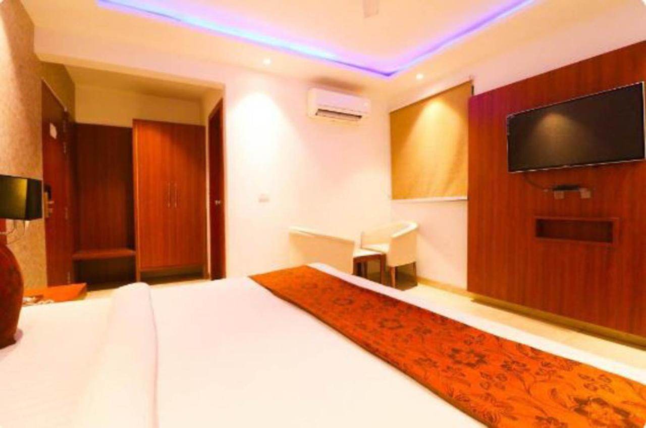 Hotel Royal Sky Luxury Near Delhi Airport Nové Dillí Exteriér fotografie