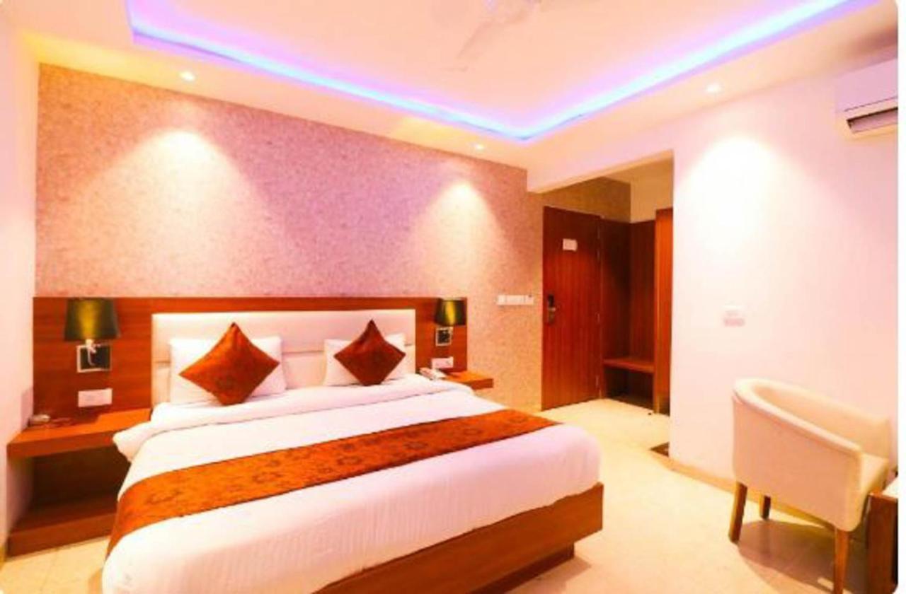 Hotel Royal Sky Luxury Near Delhi Airport Nové Dillí Exteriér fotografie
